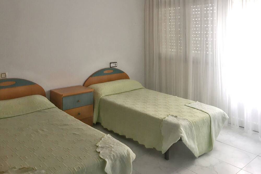 Entire apartment, Homerez - Apartment in Laxe with Balcony in Laxe, Costa da Morte
