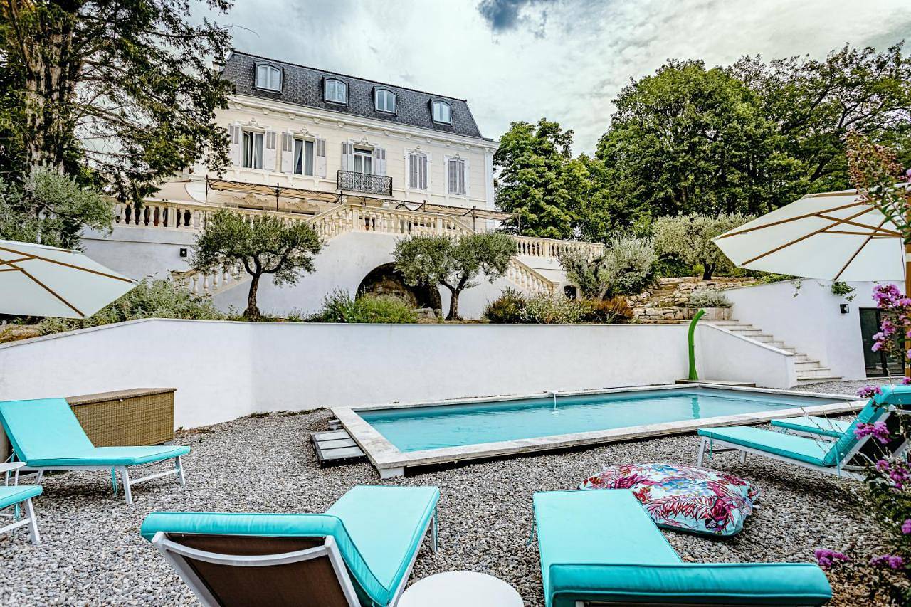 Manoir d'Amaury - Chambres d'hôtes in Gréoux-les-Bains, Parc naturel régional du Verdon