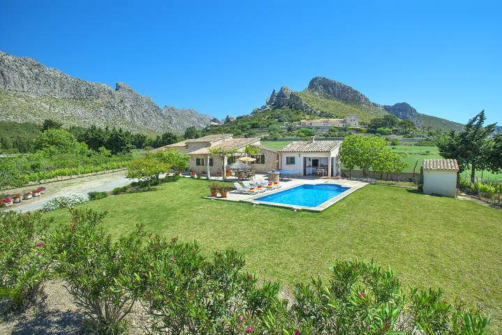 Finca für 4 Personen, mit Garten und Ausblick, kinderfreundlich in Port de Pollença