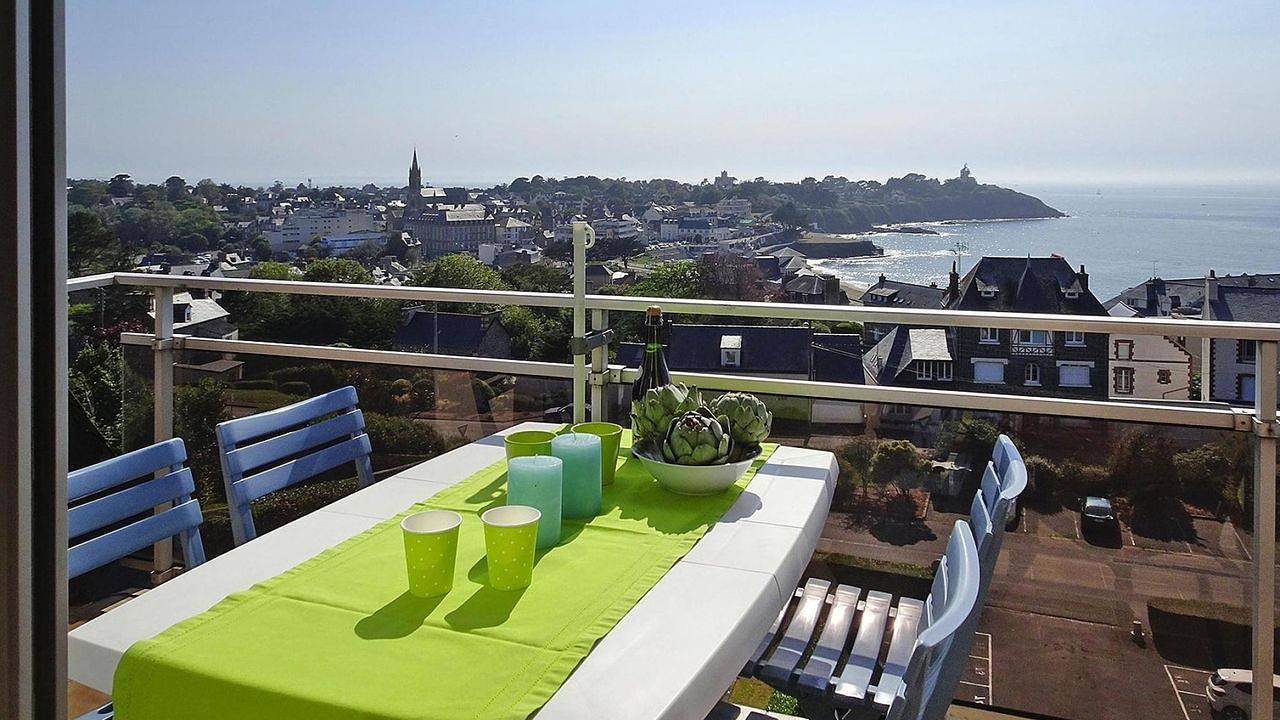 Appartement De Vacances pour 4 Personnes dans Saint-Quay-Portrieux, Côte de Goëlo