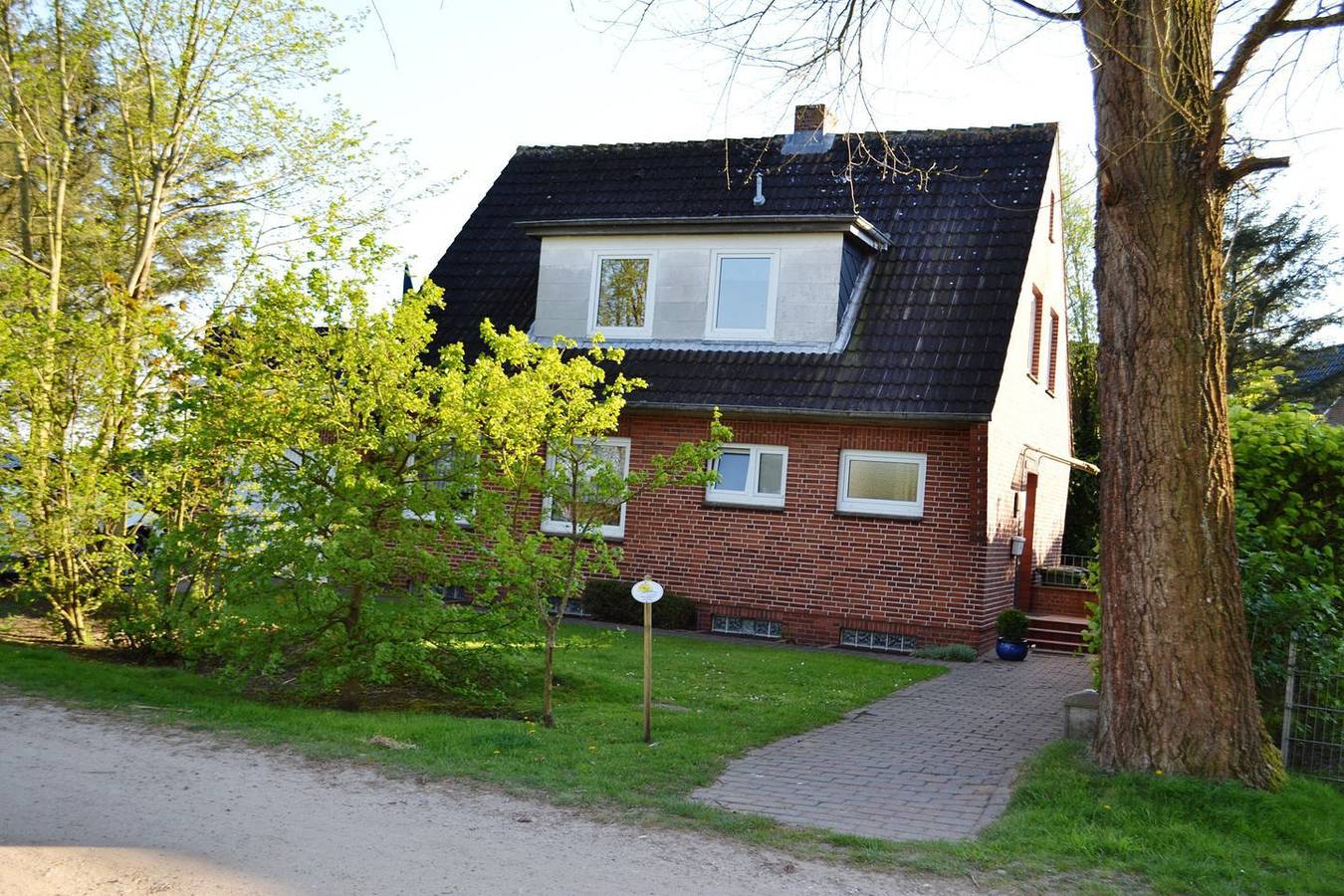 Ganze Wohnung, Unser Ferienhaus liegt im ansprechenden Dorf Nieblum nahe dem Strand. in Nieblum, Föhr