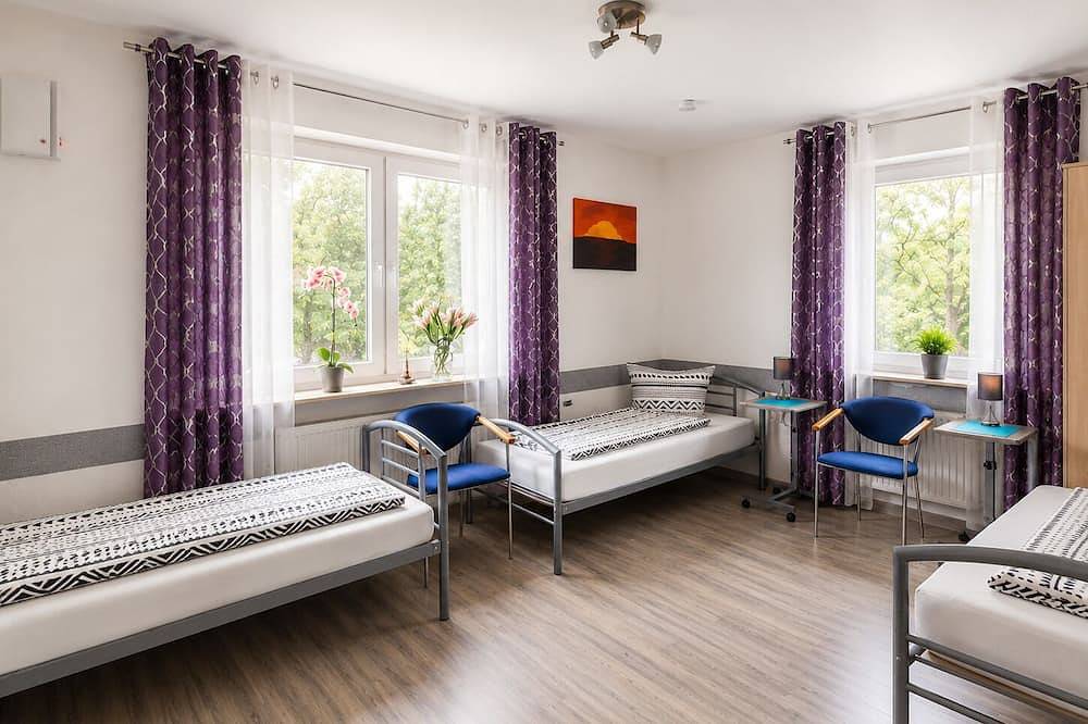 Ganze Wohnung, Ferienwohnung \"Gartenblick\" in Laupheim, Landkreis Biberach