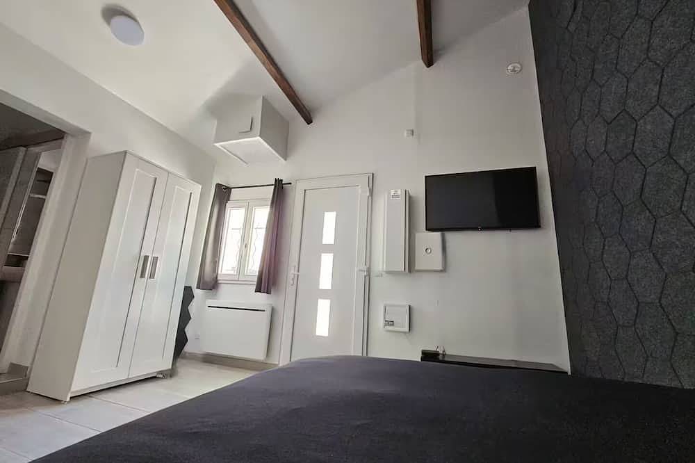 Maisonnette Grande Hauteur Near Paris & Stade De France in Drancy, Sena-Saint Denis