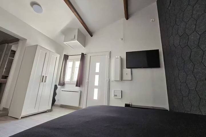 Maisonnette Grande Hauteur Near Paris & Stade De France in Drancy, Sena-Saint Denis