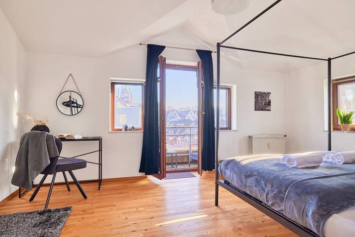 Ferienwohnung für 4 Personen, mit Balkon und Ausblick im Lahntal