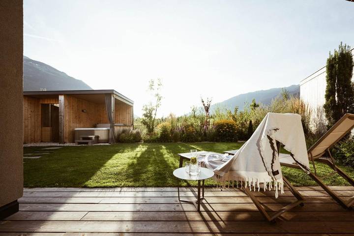 Blokhut voor 2 personen, with zwembad and uitzicht as well as sauna and tuin, met huisdier in Zuid-Tirol