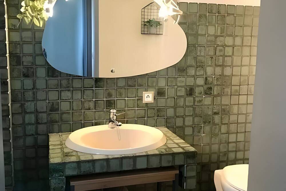 Naturma Cottage: Holiday Home with Wi-Fi and Pool near Montpon-Ménestérol in Montpon-Ménestérol, Périgord Blanc