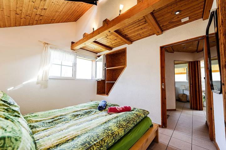 Chalet für 8 Personen, mit Sauna und Pool sowie Garten im Berner Oberland - 2