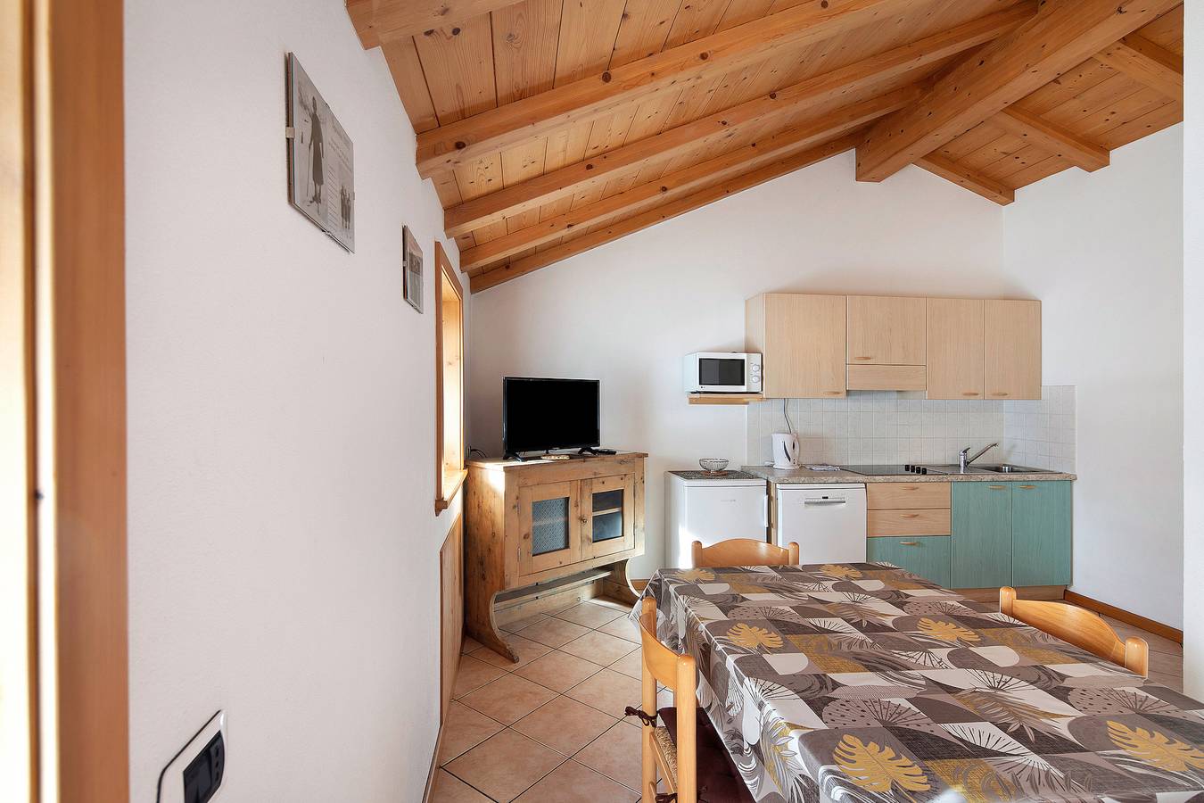 Apartamento inteiro, Apartamento "Bait del Pont 51" com vista para a montanha, Wi-Fi e jardim in Livigno, Parque Nacional Stelvio