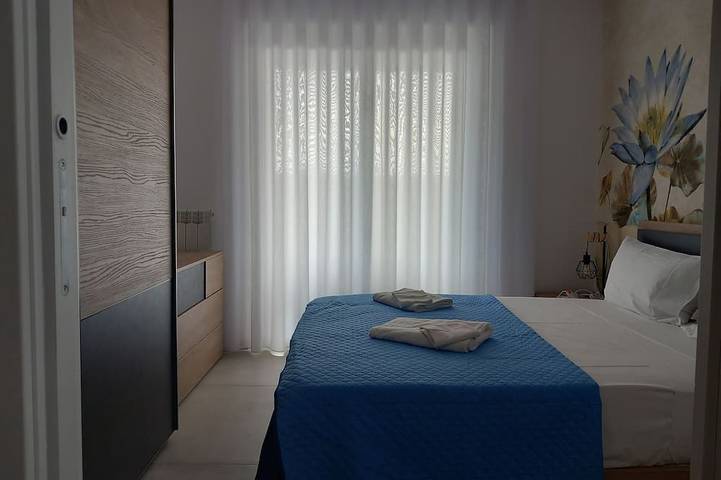 Ganze Wohnung, Bellissimo Appartamento Posto al 3° Piano con Balcone in Tropea, Vibo Valentia Provinz
