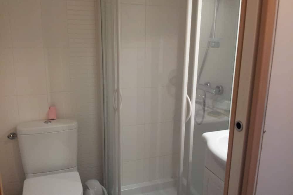 Appartement entier, Appartements calmes, proche Golfe du Morbihan, pour 4 à 5 personnes in Arradon, Côte des Mégalithes