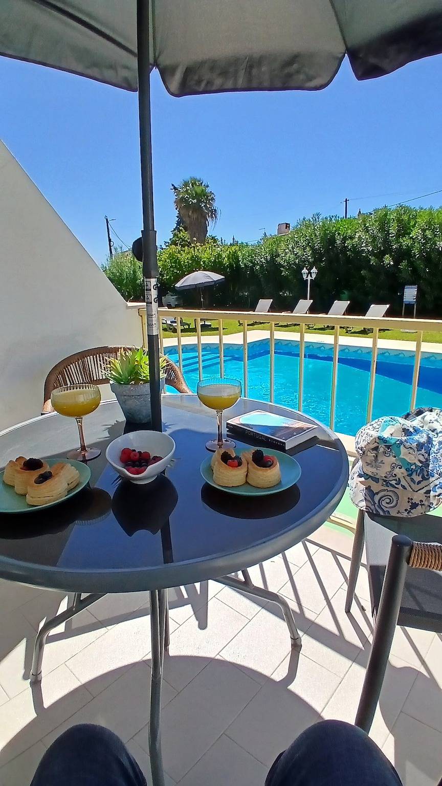 Villa Martinique met gedeeld zwembad, wifi en airconditioning in Albufeira, Faro District