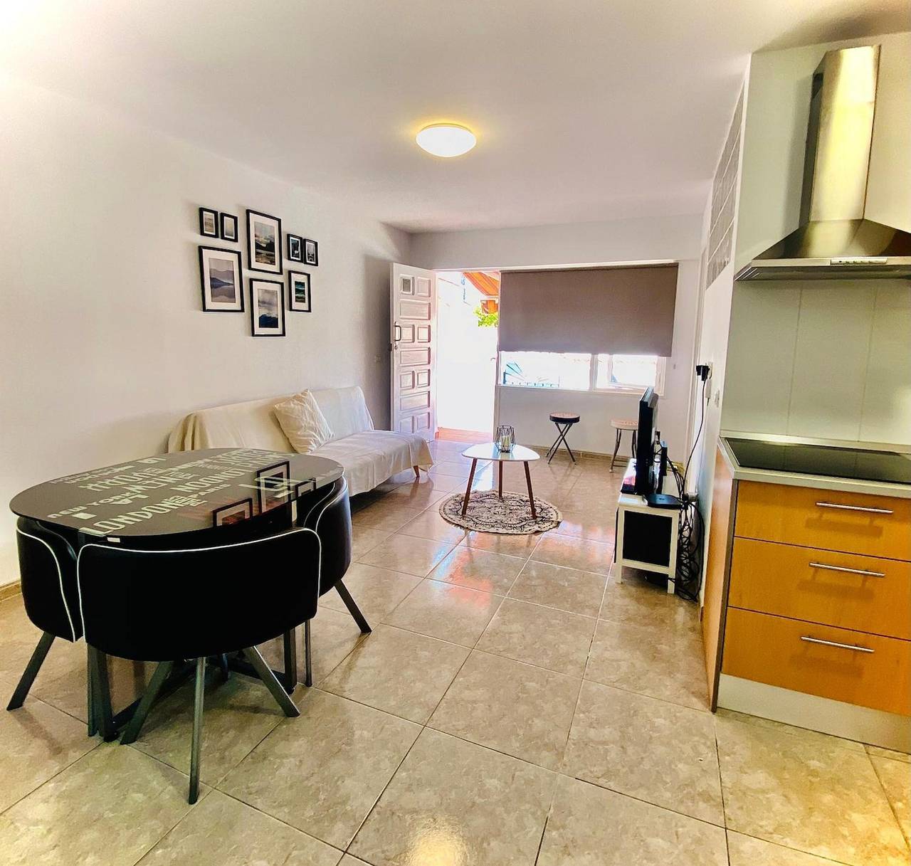 Apartamento entero, Apartamento vacacional 'Sunset House' con balcón y Wi-Fi in Los Realejos, Tenerife Norte