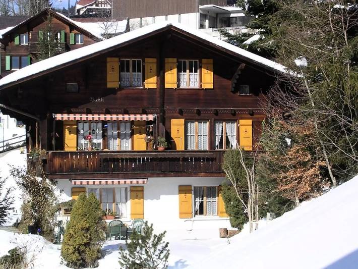 Hütte für 2 Personen, mit Terrasse und Garten in Lauterbrunnen