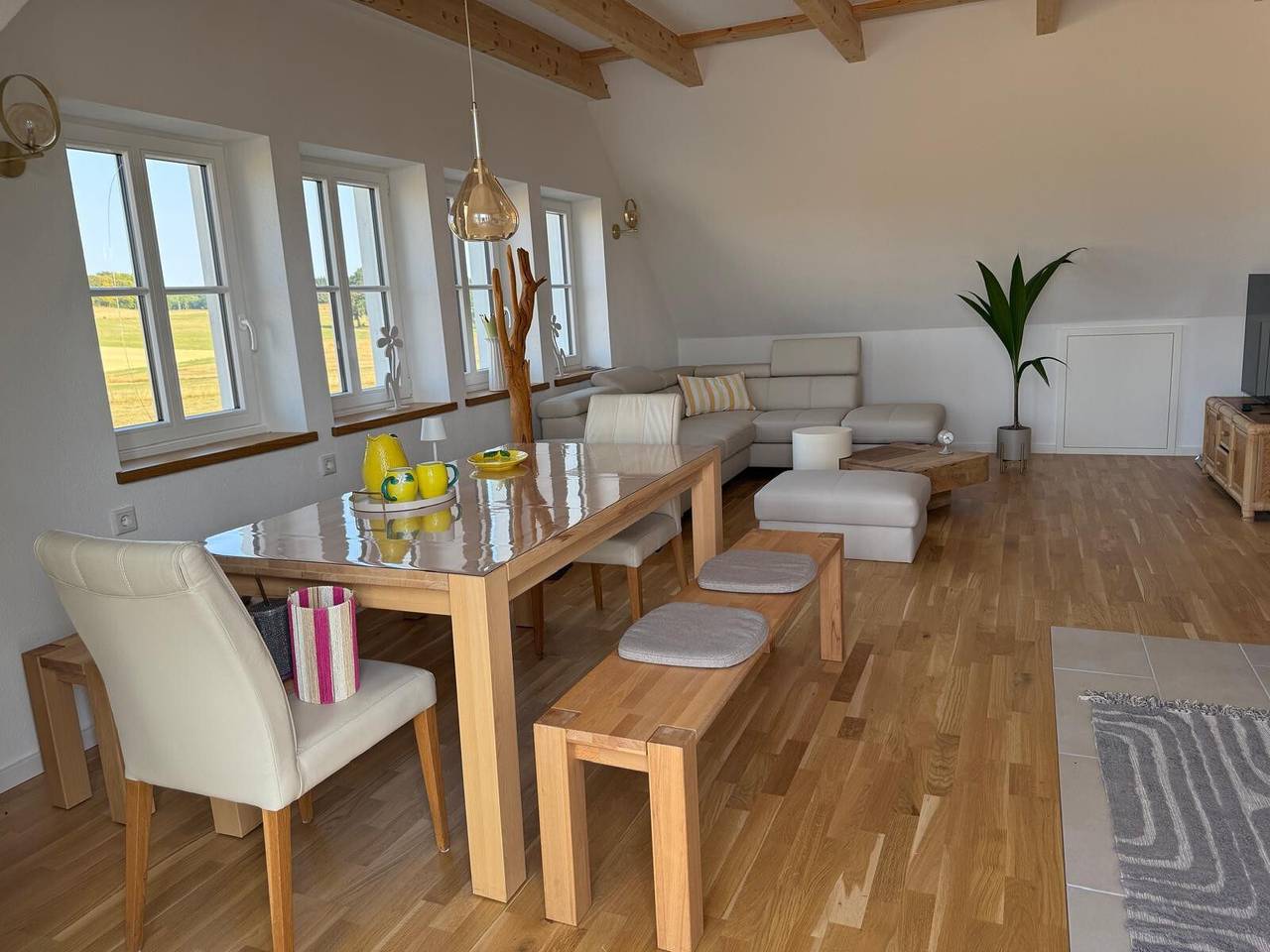 Villa 'Ferienhaus Residenz am Vulkanradweg' mit Terrasse, Garten & Wlan in Grebenhain, Vogelsberg Region