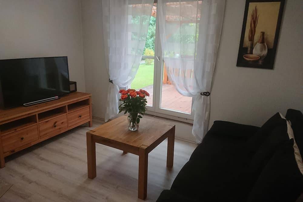 Ferienhaus für Naturliebhaber/ Neu!!separater Schwimmsteg mit Badestelle (150 m) in Milmersdorf, Barnimerland Region