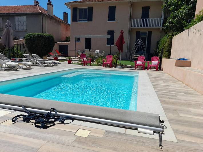 Location de vacances pour 6 personnes, avec jardin ainsi que vue et piscine à Château-Arnoux-Saint-Auban - 3