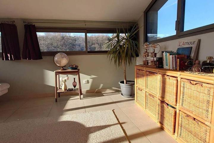 Gîte pour 5 personnes, avec terrasse et vue à Vesseaux - 4