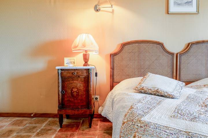 Gîte pour 2 personnes, avec jardin à Violès - 4