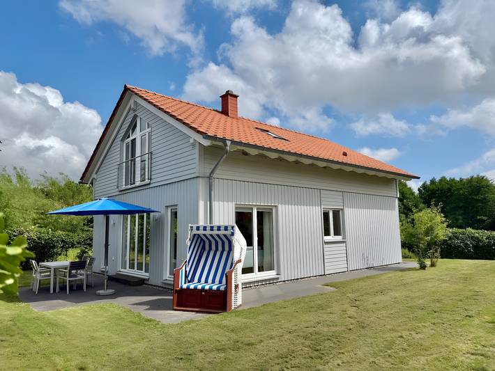 Ferienhaus für 5 Personen, mit Whirlpool und Garten sowie Sauna und Seeblick in Kosel