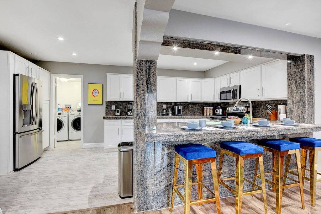 Modern Lockdown-7 Bd with Pool & Spa 30+ Day Home! in Winchester (NV), Nevada