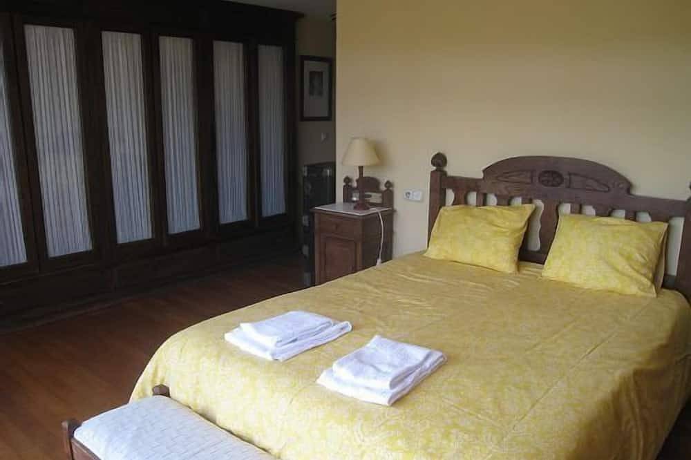 Casa rural (alquiler íntegro) Os Carrís para 8 personas in Vimianzo, Costa de Galicia