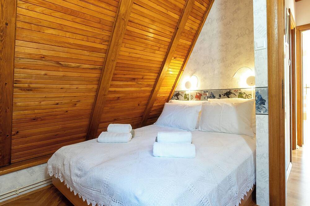 Charming Casa Natura with Hot Tub and Sauna in Mrkopalj, Primorje-Gorski Kotar
