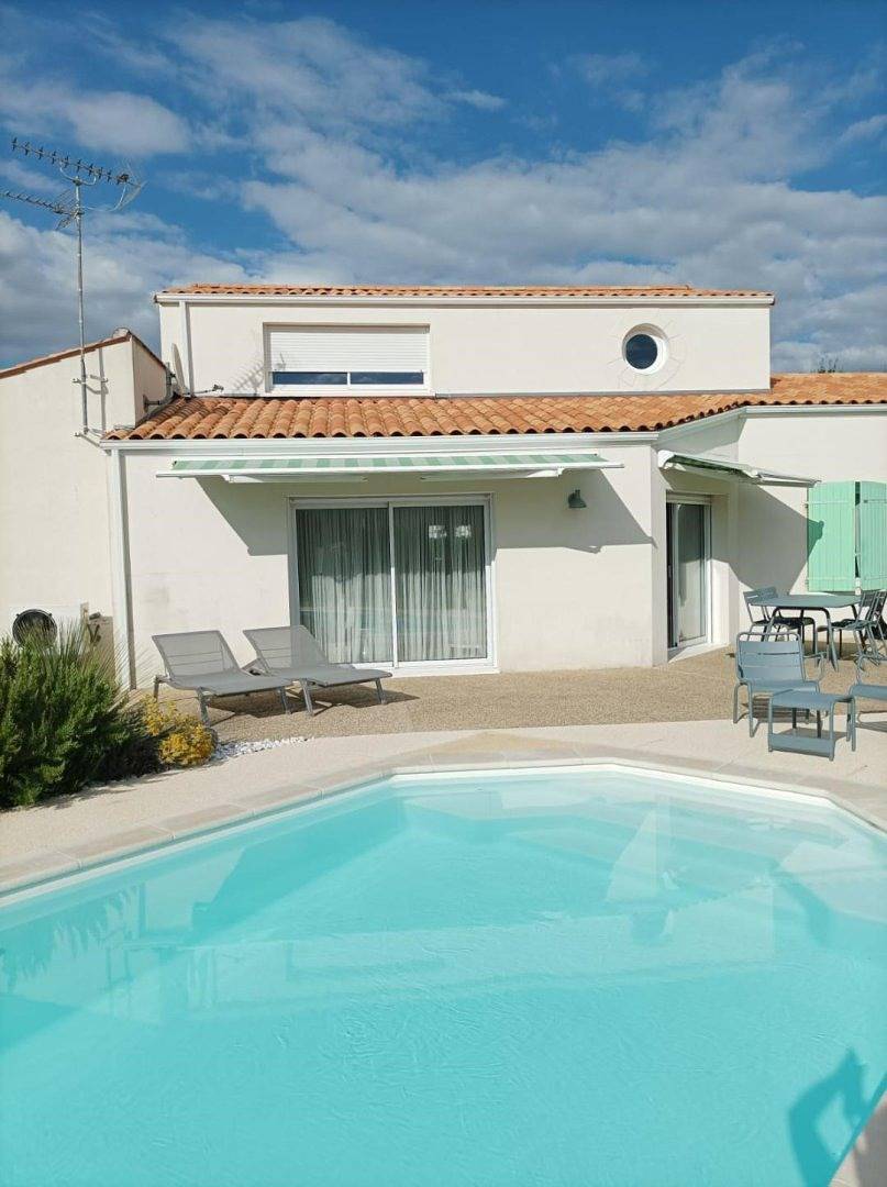 Chambres d'hôtes - Les Chambres de Miloly - Chambre Emilie in La Jarrie, Région de La Rochelle