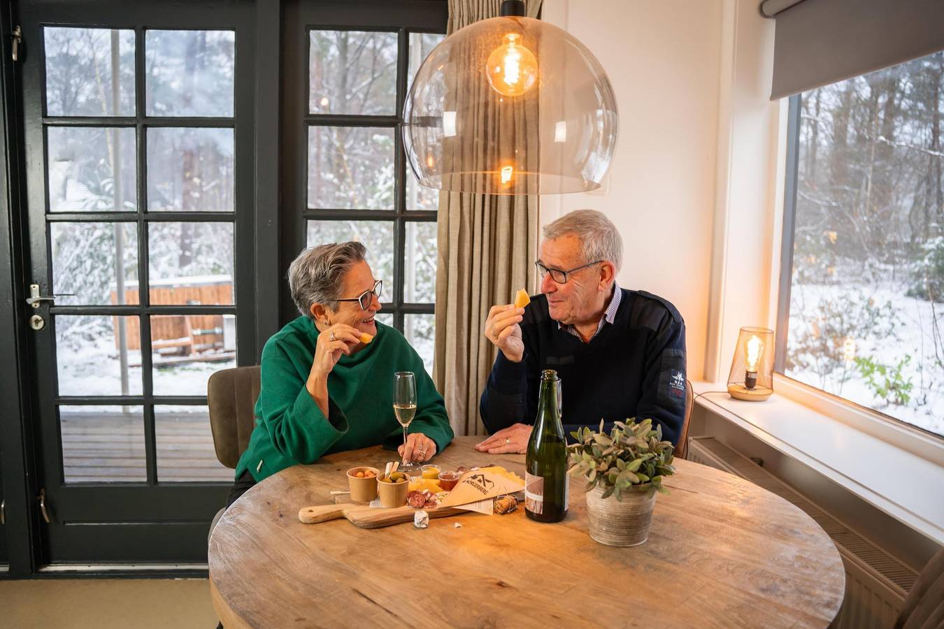 Camping en Bungalowpark de Norgerberg — Bungalow für 2 Personen mit hottub in Drenthe