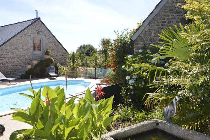 Chambre d’hôte pour 2 personnes, avec Terrasse et Jardin ainsi que Piscine et Vue