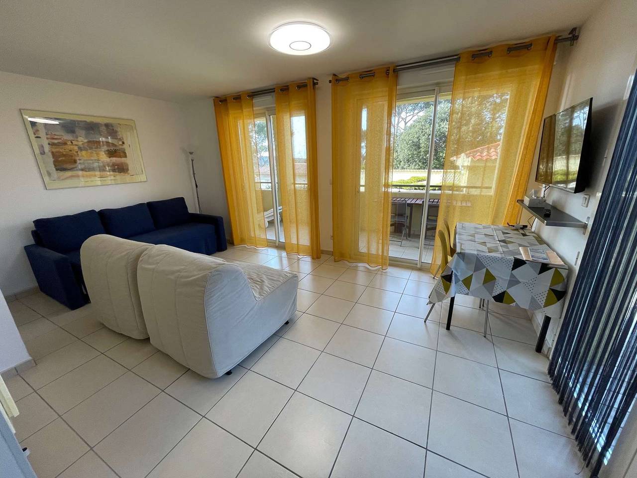 Estudio entero, Alquiler vacacional en Six-fours con piscina y parking privado ya 800m de la playa in Six-Fours-les-Plages, Region de Toulon