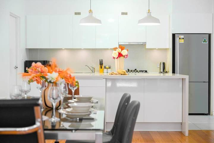 Apartament wakacyjny dla 6 osób, z balkon i jacuzzi oraz ogród i basen w Redfern