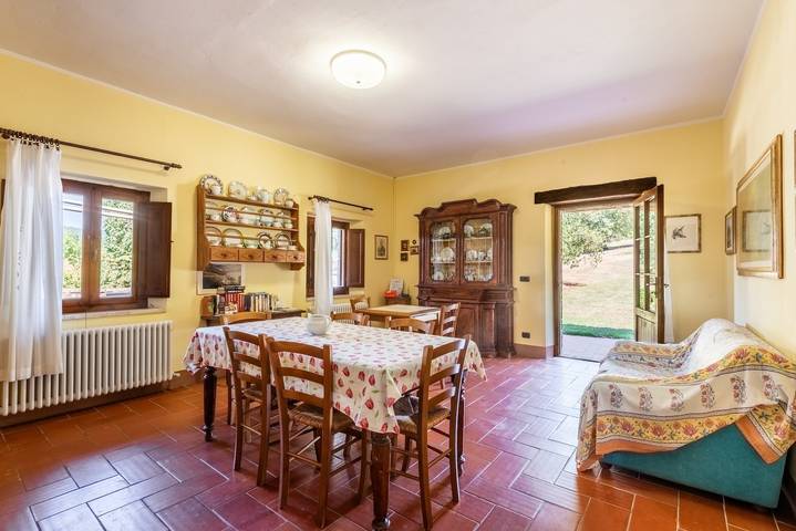 Appartamento intero, Appartamento 'Autentico In Campagna' con vista sulle montagne, piscina in comune e Wi-Fi in Radicondoli, Siena e dintorni