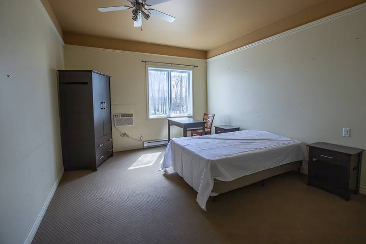 Room for 2 people, with terrace in Quebec