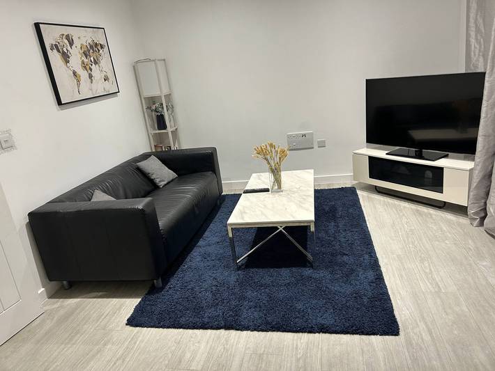 Holiday rental for 4 people, with Balcony/Terrace and Hot tub in Coventry