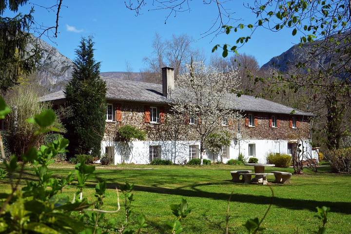 Chambre d’hôte pour 2 personnes, avec jacuzzi ainsi que sauna et jardin