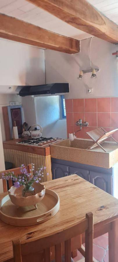 Location de vacances pour 3 personnes, avec vue ainsi que terrasse et jardin, animaux acceptés à Saint-Germain-de-Calberte - 4