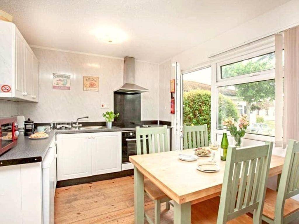 Holiday home in Dawlish Warren, Devon, sleeps 4 in Dawlish Warren, Dawlish
