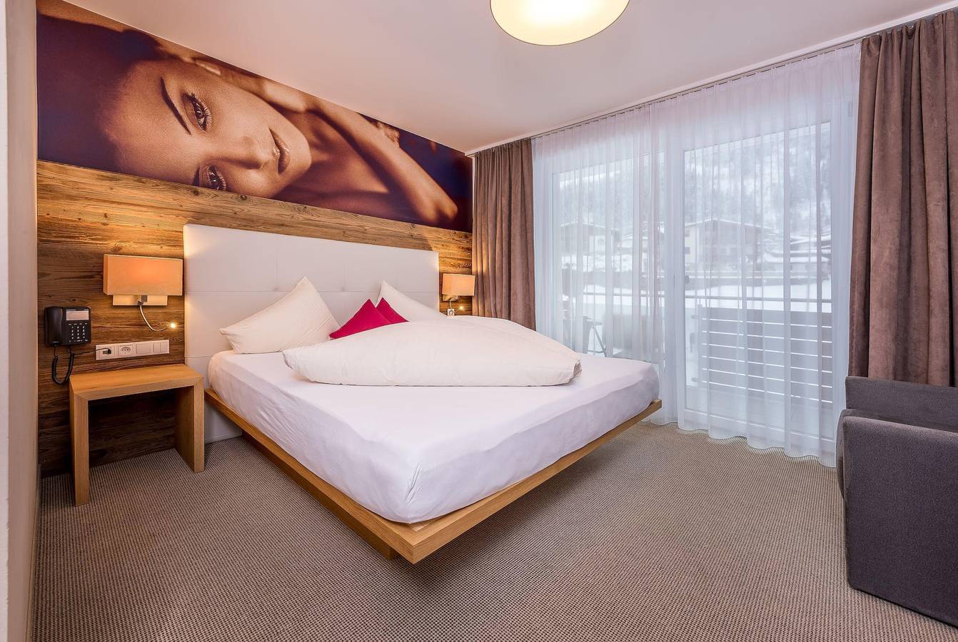 Ganze Ferienwohnung, Mountain Classic Zimmer Nr. 108/201 in Finkenberg, Zillertaler Alpen