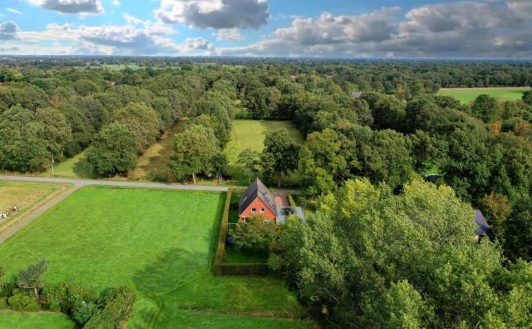 Location de vacances pour 8 personnes, avec jardin et vue, adapté aux familles à Rhauderfehn