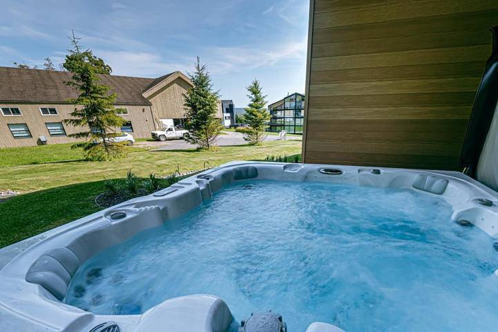 Gîte pour 10 personnes, avec sauna et jacuzzi ainsi que balcon et piscine à Beaupré - 4