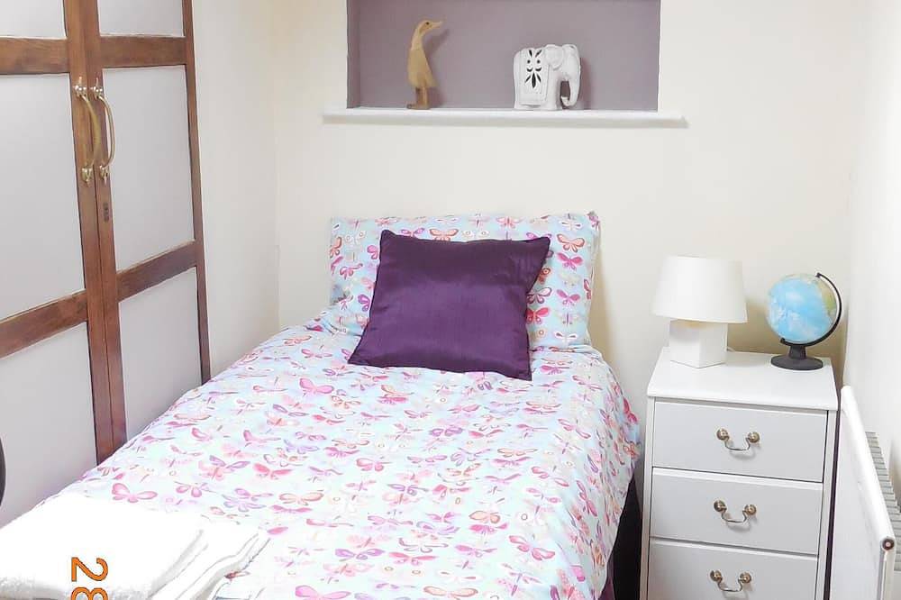 Beamed Rural Cottage in Secluded Area, Tranquil Retreat, Near Local Attractions in Barrow-in-Furness, Cumbria