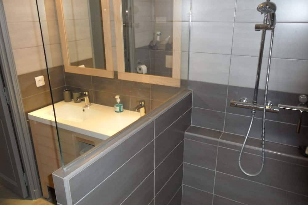 Superb air-conditioned villa - Breathtaking view - Swimming pool, Jacuzzi in Vidauban, Région de Draguignan