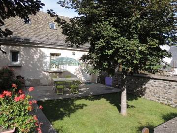Gîte pour 4 personnes, avec balcon, animaux acceptés à Valbeleix