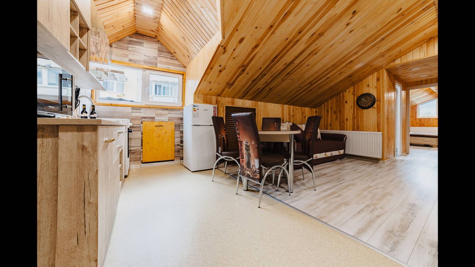 Ganze Wohnung, Zoo Adjacent Summit Flat von Brasov Bnb in Brașov, Poiana Brasov - Brasov