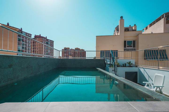 Apartahotel, con Terraza además de Piscina y Vistas en 