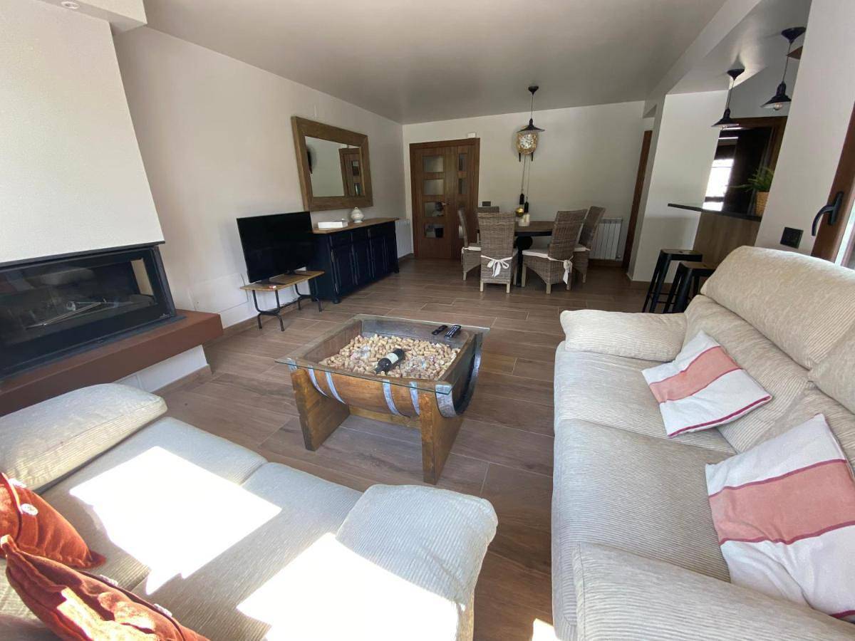 Three-Bedroom House in Chía, Pyrénées Aragonaises