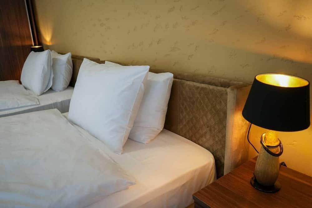 Ganze Wohnung, 3-Zi Wohnung für Messe, Familie & Monteure in Berenbostel, Garbsen