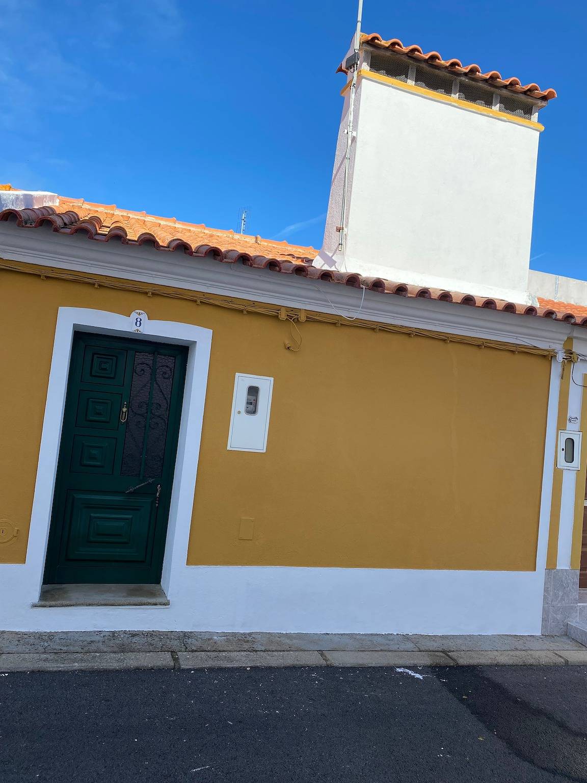 'Casinha Amarela' com Wi-Fi in Mora (Evora), Distrito de Évora