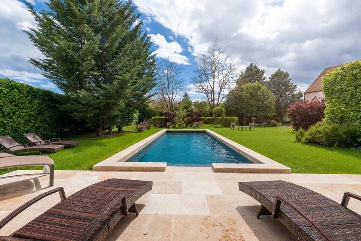 Hôtel pour 4 personnes, avec piscine et jardin